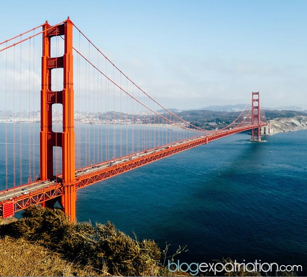 Le pont du Golden Gate est un pont suspendu de Californie qui traverse le Golden Gate, détroit qui correspond à la jonction entre la baie de San Francisco et l’océan Pacifique.