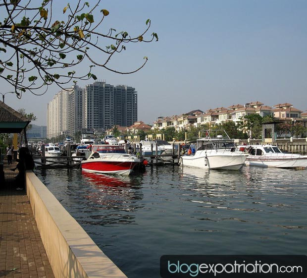 Vivre en Indonésie : Jakarta, la capitale de l'Indonésie est la première agglomération d'Asie du Sud-Est par son nombre d'habitants