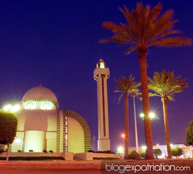 Expat en Arabie Saoudite, Al Khobar : Khobar est une ville importante située dans la province orientale du royaume de l'Arabie saoudite, sur le golfe Persique. Sa population est de 456 000 habitants.