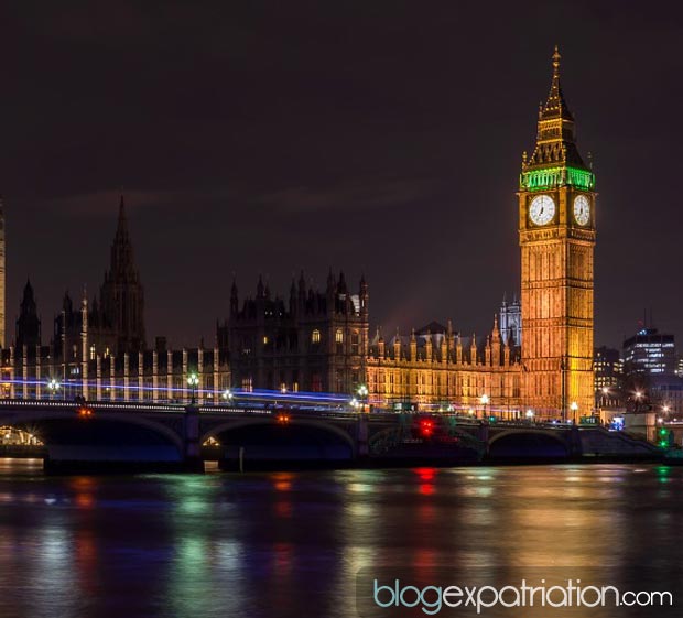 Big Ben est le surnom de la grande cloche de 13,5 tonnes se trouvant au sommet de l'Elizabeth Tower, la tour horloge du Palais de Westminster, qui est le siège du parlement britannique, à Londres.